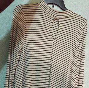 Long sleeves sweater